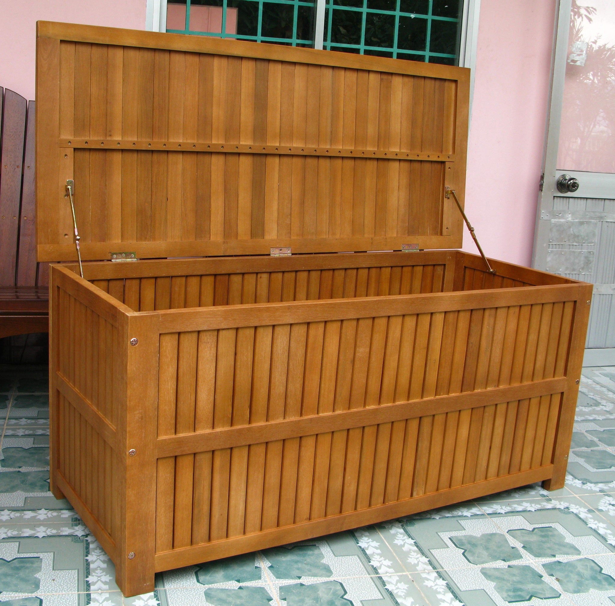 Baule cassapanca con doghe in legno di acacia 130x55xH59 cm Honey Box