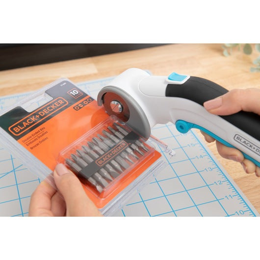 Taglierino multiuso a batteria ricaricabile BLACK+DECKER BCRC115-XJ