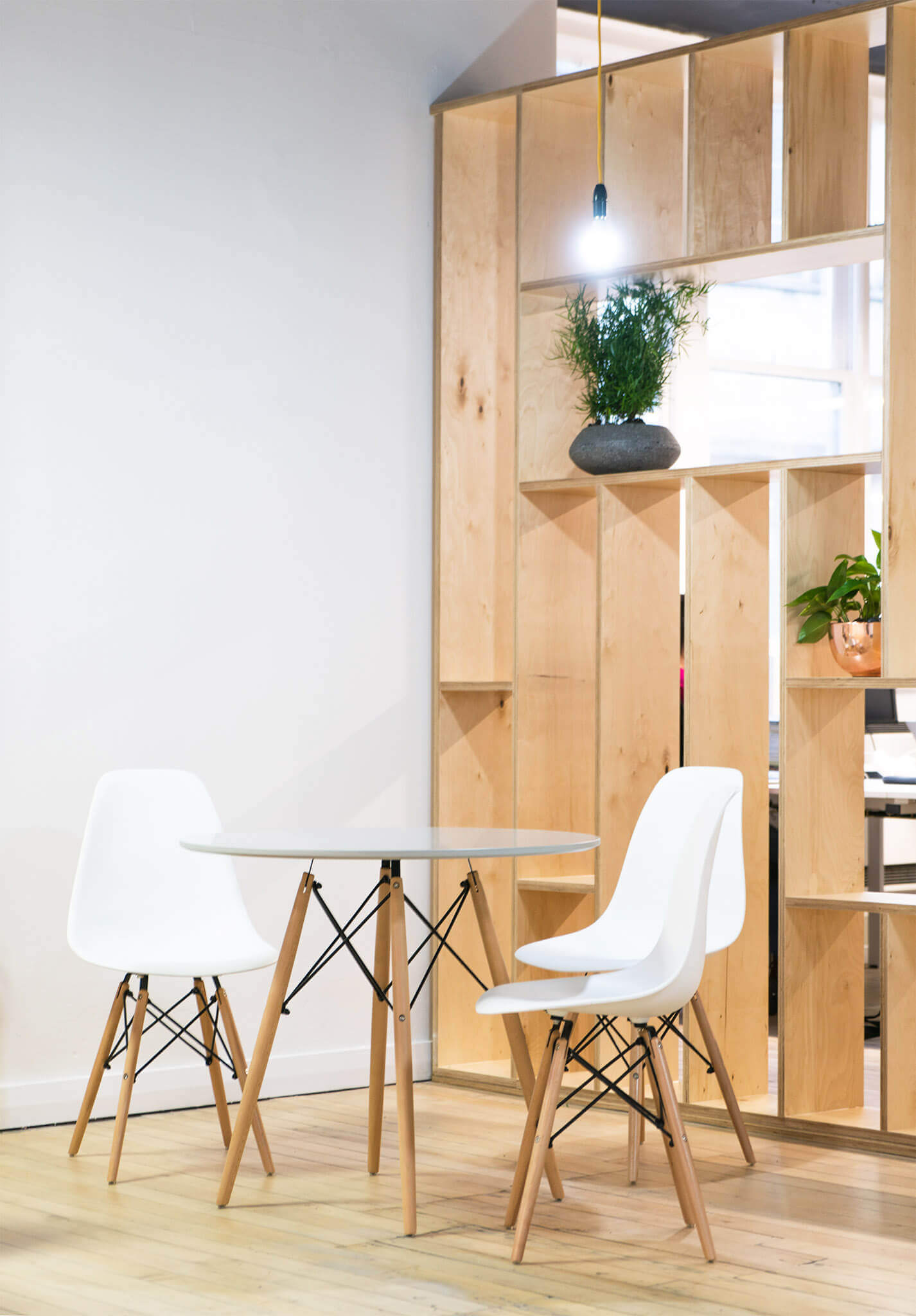 Tavolo tondo da interno Ø80 cm struttura in legno ed acciaio con piano i