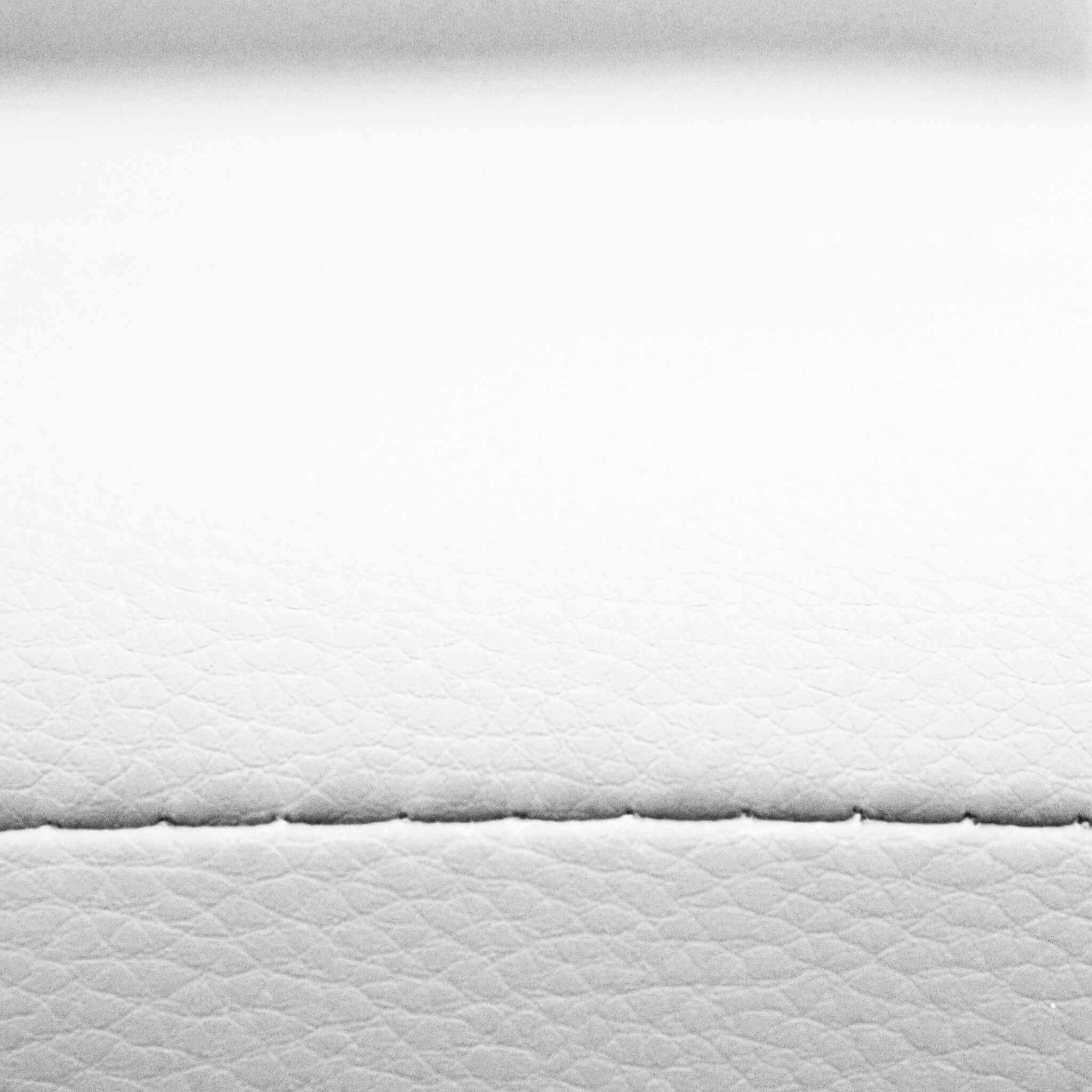 Sedia da interno in acciaio con schienale e seduta in ecopelle Vivian