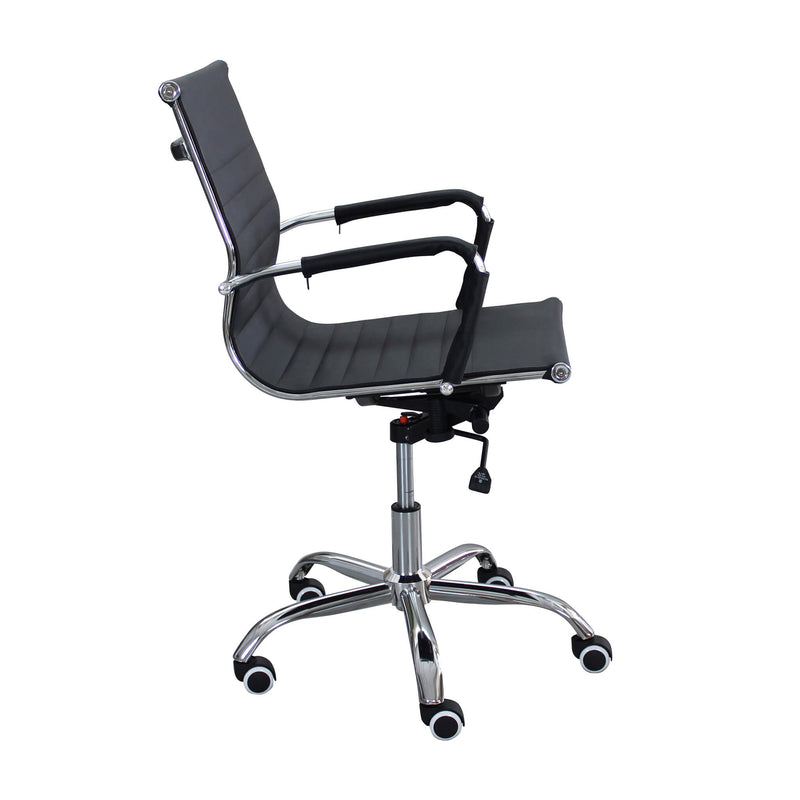 Poltrona sedia da ufficio con altezza regolabile e finiture cromate Mele