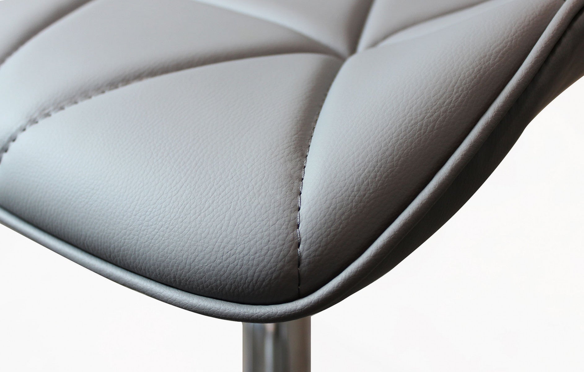 Sgabello in metallo girevole e regolabile con seduta in ecopelle PRAGA