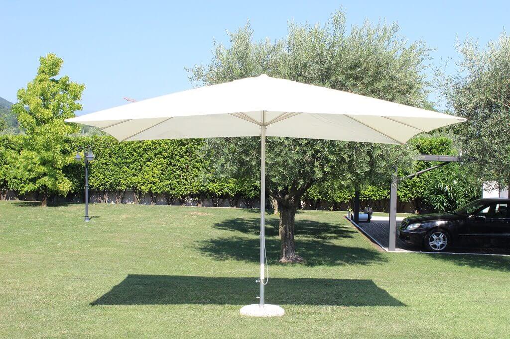 Ombrellone da giardino 3x3 mt con braccio orientabile Caeli