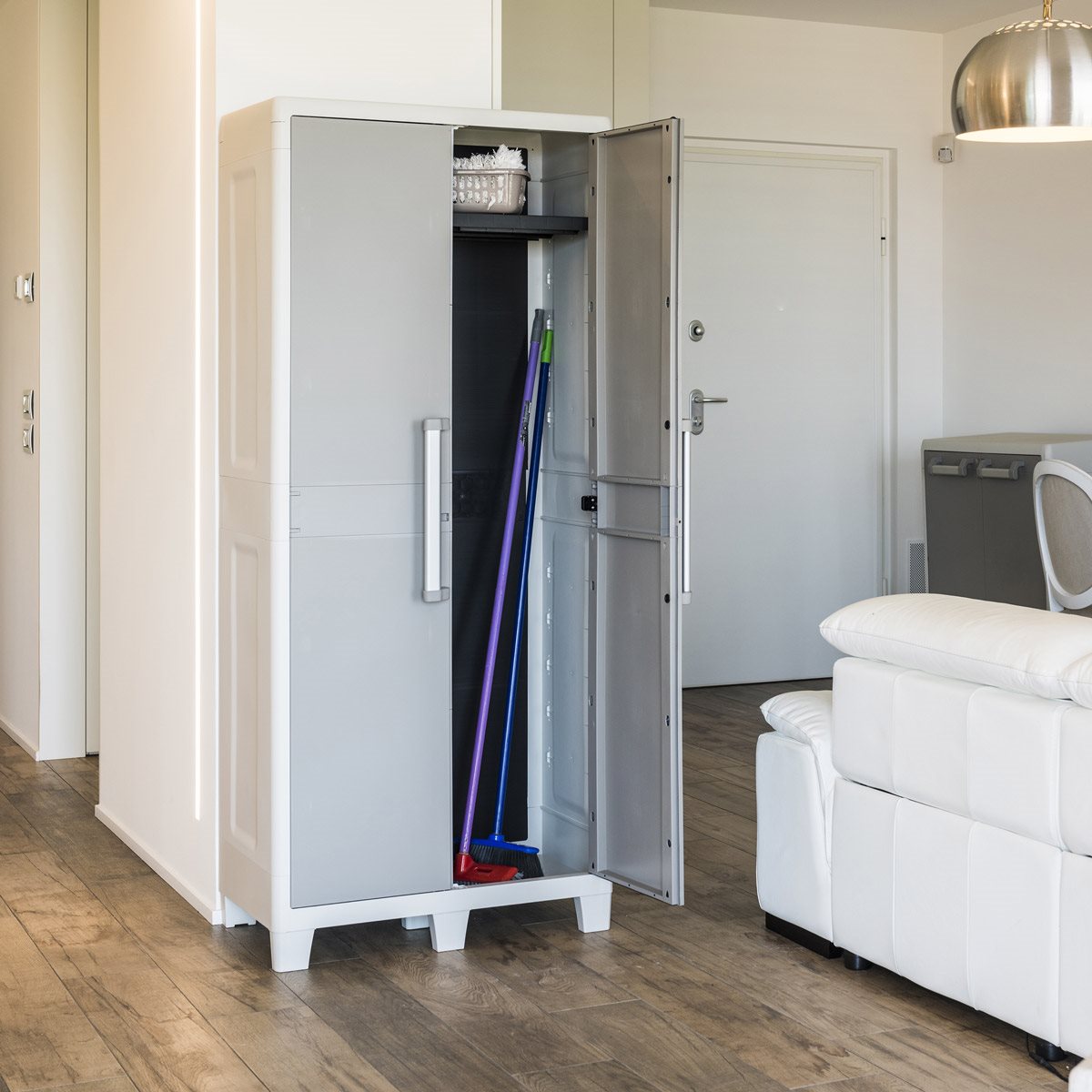 Armadio Portascope in resina con ripiani grigio chiaro tortora Urban XL Toomax