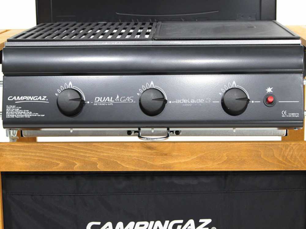 Barbecue a gas con struttura in faggio con piano cottura a griglia e a piastra - Campingaz Dual Gas Adelaide 3 Woody