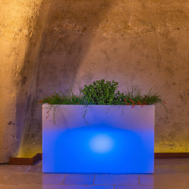 Vaso fioriera in resina da interno esterno bar e ristoranti con luci LED colorate controllabile con telecomando in dotazione Lumos