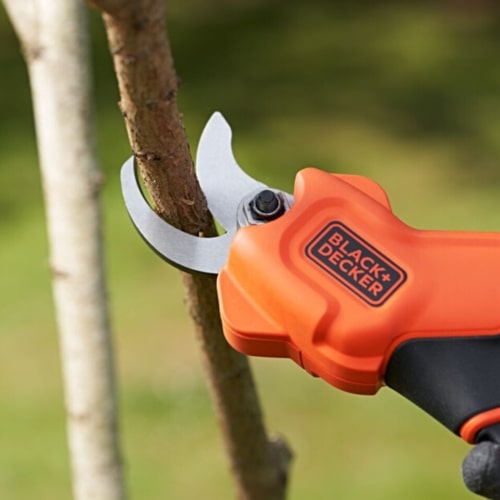 Forbici da pota a batteria 18 Volt per taglio rami BCPP 18 D1 Black and Decker