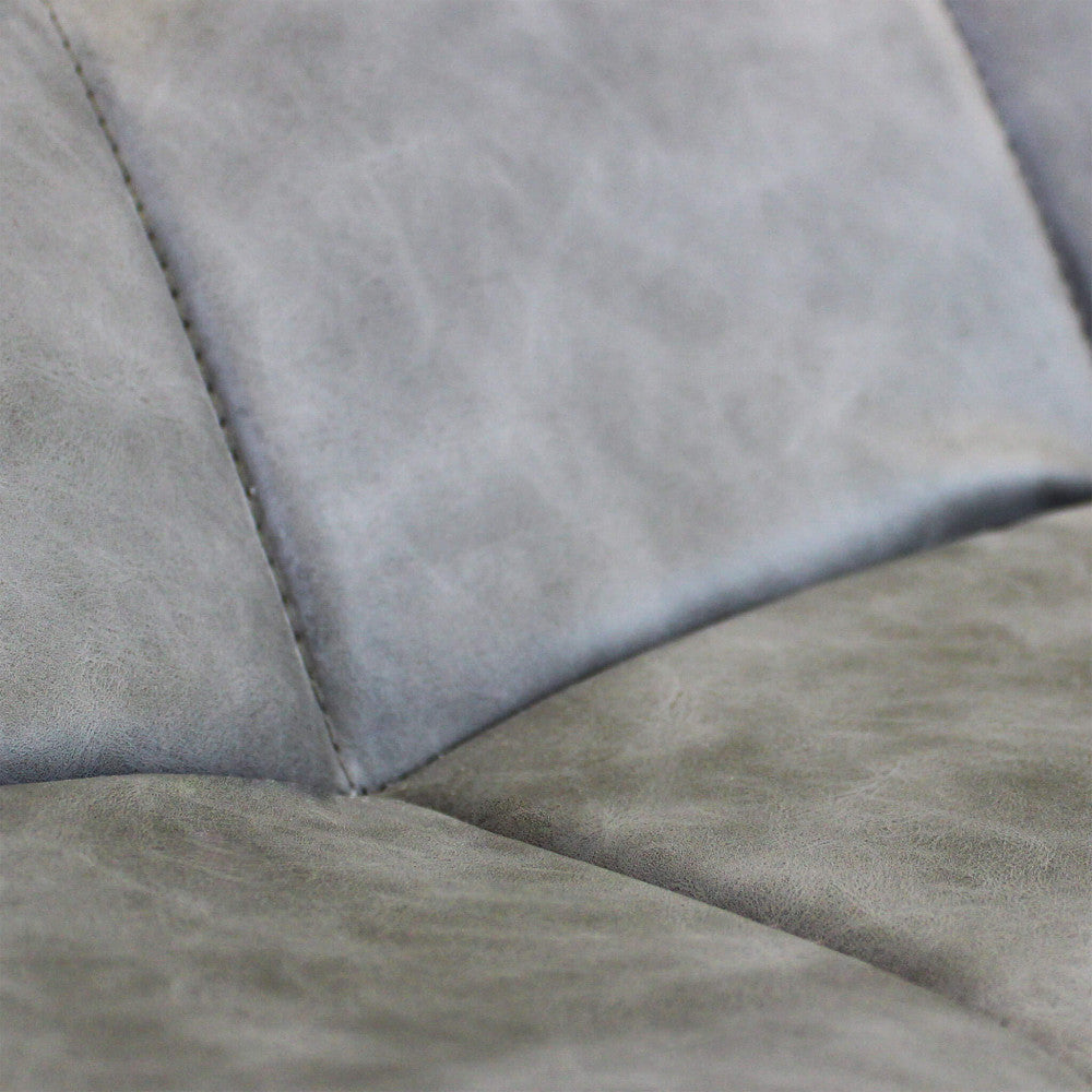 Sedia larga da interno sala da pranzo con struttura in metallo e seduta morbida rivestita in ecopelle No Arm