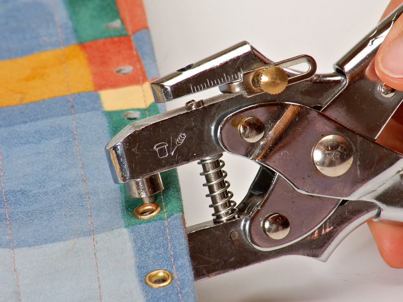 Pinza occhiellatrice con 100 occhioli inclusi BRIXO