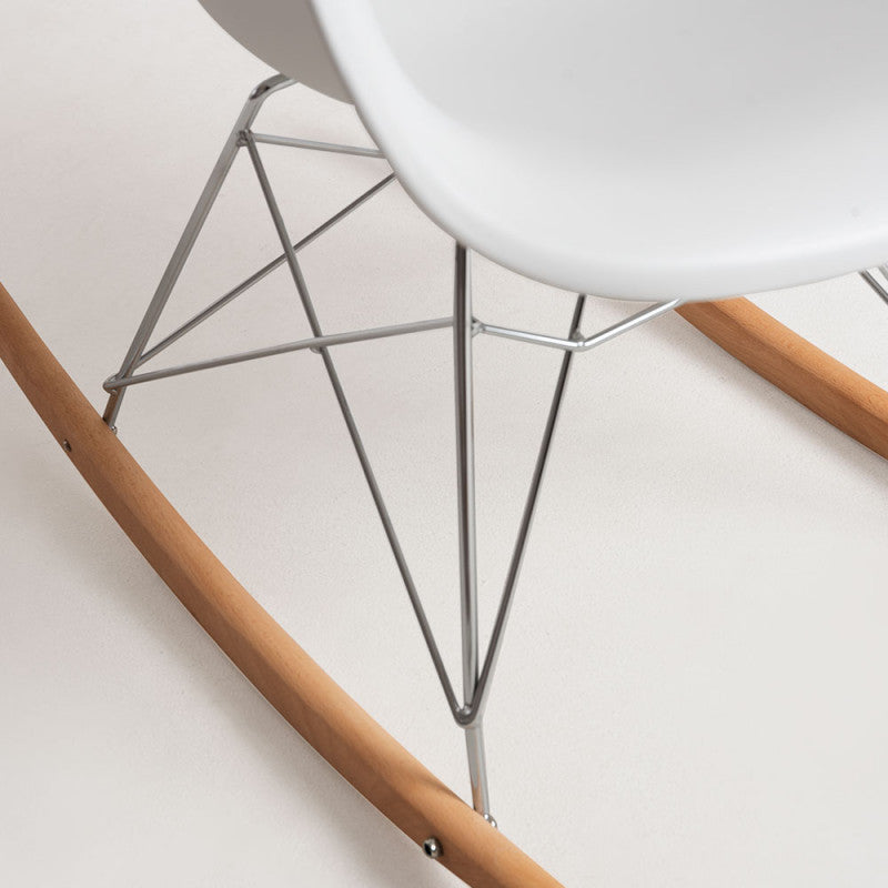 Sedia poltrona a dondolo da interno ufficio salotto con struttura in acciaio e seduta in ABS Julian