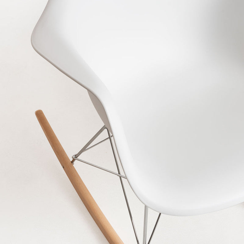 Sedia poltrona a dondolo da interno ufficio salotto con struttura in acciaio e seduta in ABS Julian