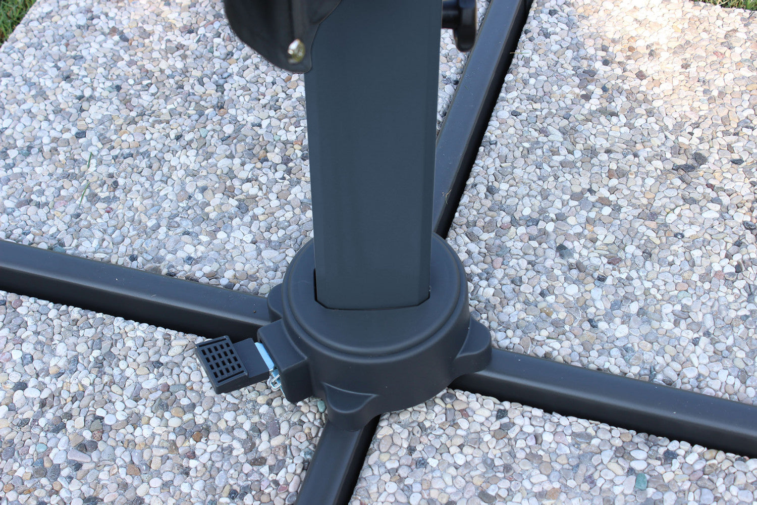 Ombrellone 3x3 mt da esterno locali e ristoranti con struttura in alluminio e telo in poliestere con airvent Tommee